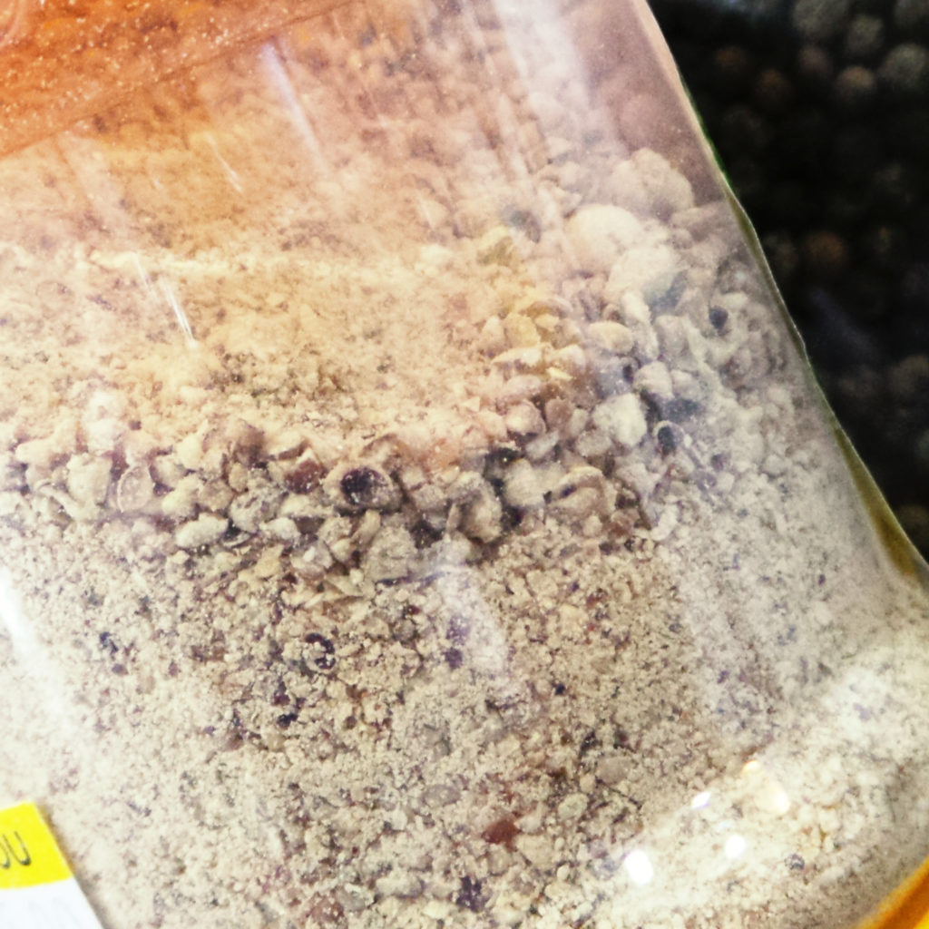 royal borneo coarse white peppercorn 粗白胡椒