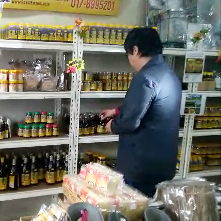 Chef Alvin Leung visit to Royal Borneo store.